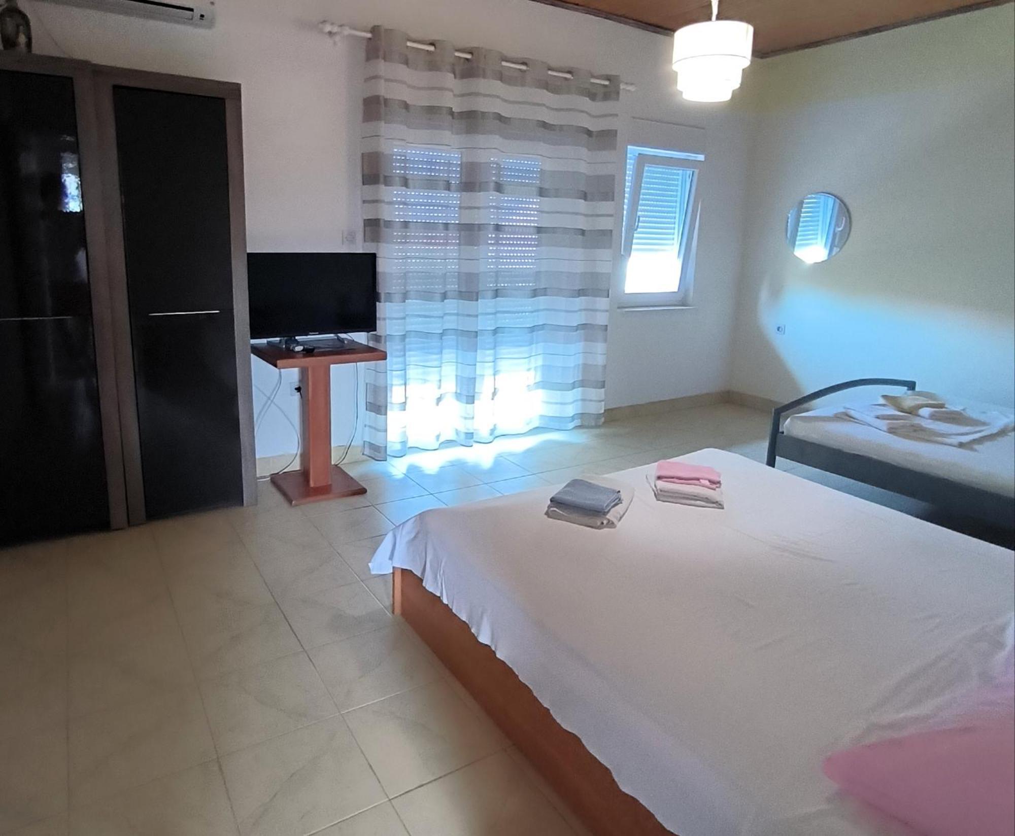 Apartments Orlic Povljana Ngoại thất bức ảnh