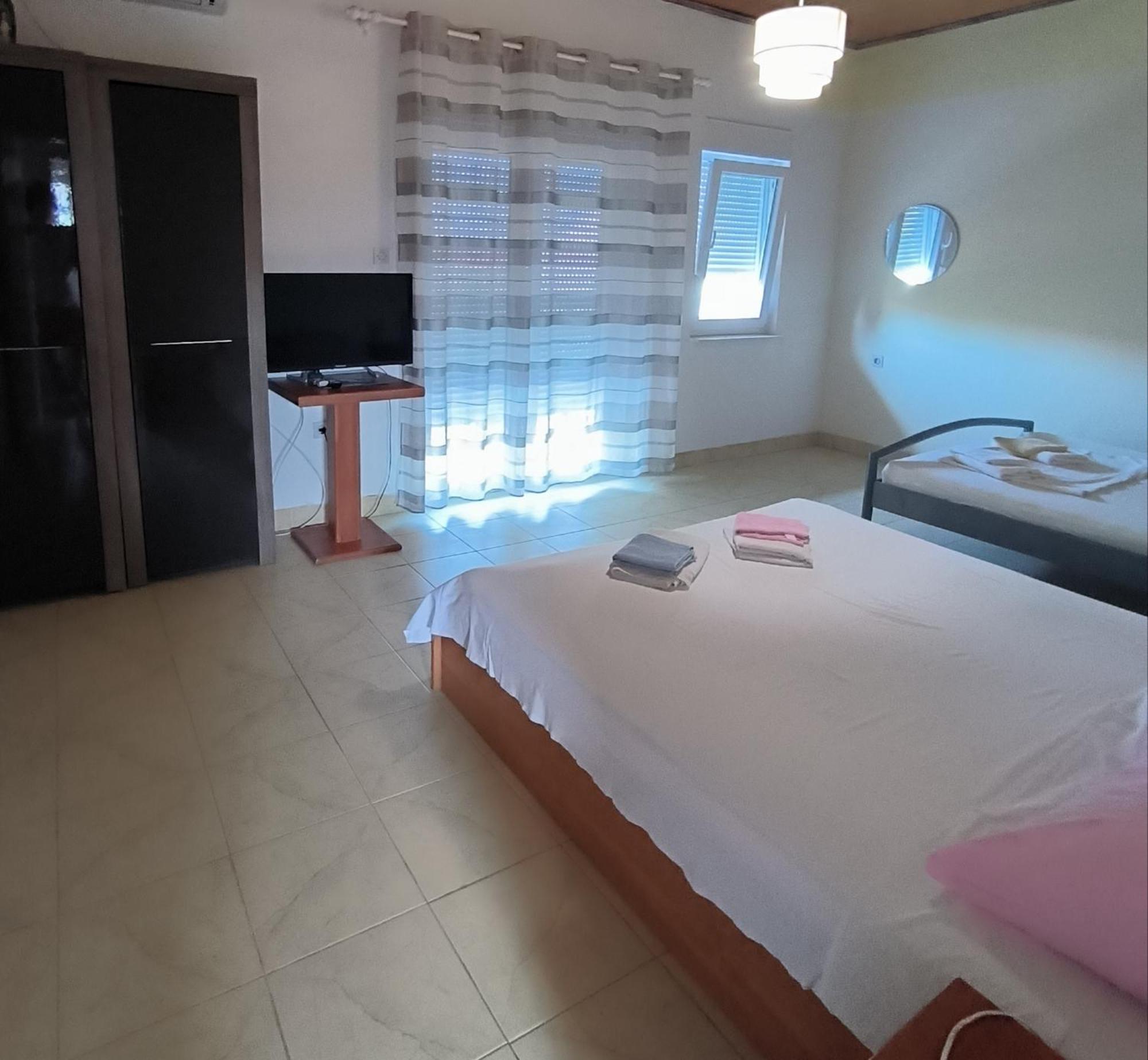 Apartments Orlic Povljana Ngoại thất bức ảnh